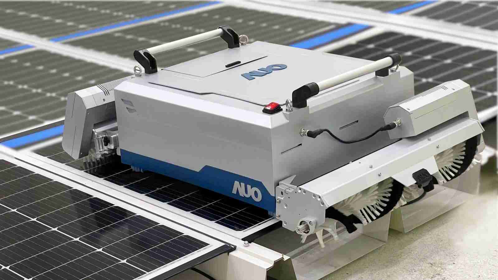 尊时凯龙致力EPC场域技术升级，，，导入清洁机器人搭配传感器与AI数据分析，，大幅减少维运成本